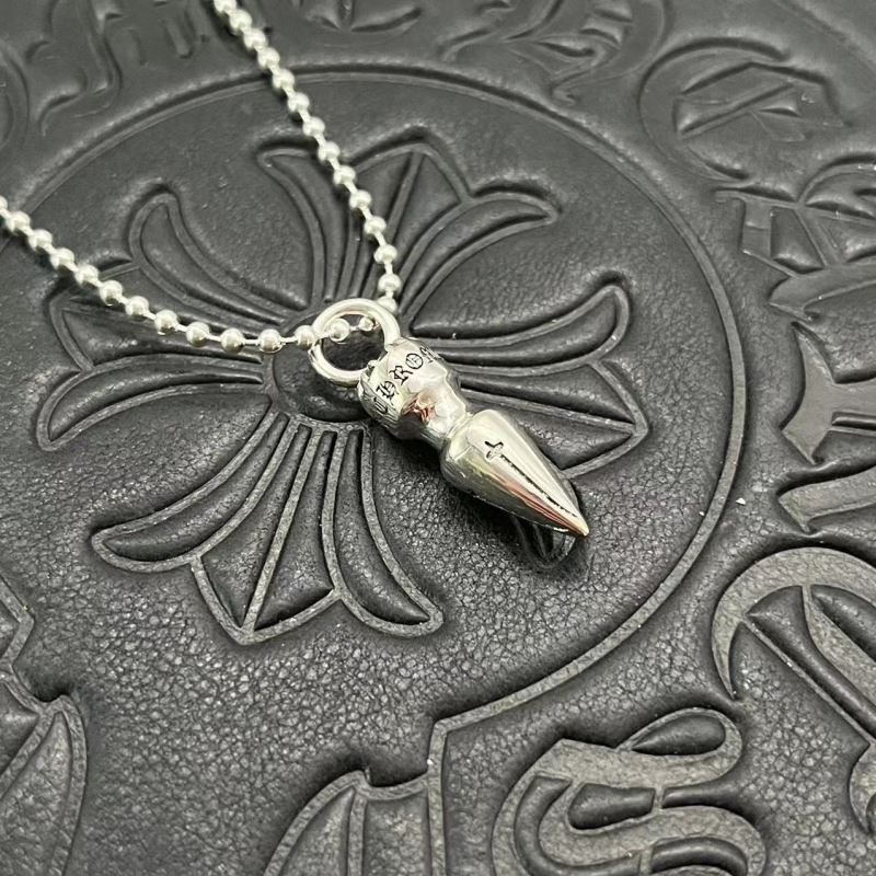 Ch*0me He**ts necklaces